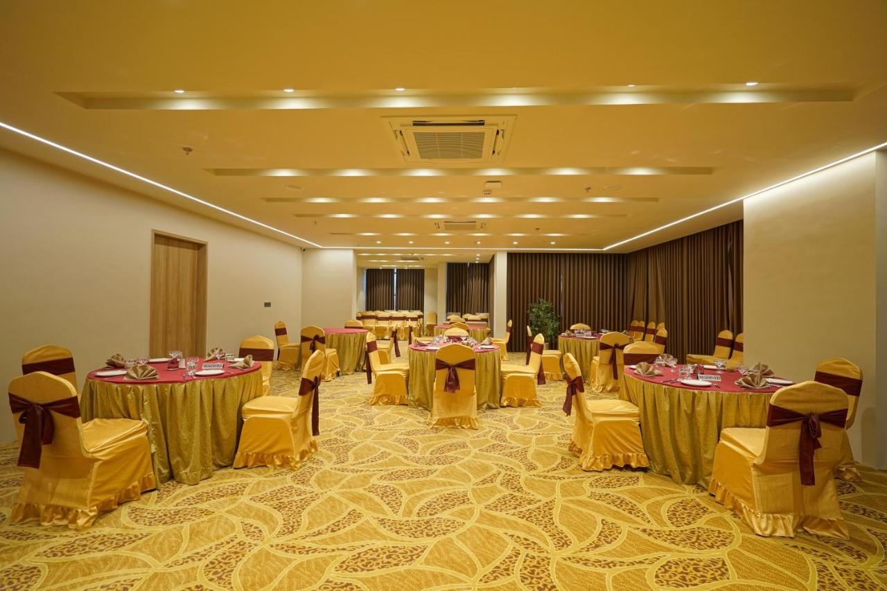 The Galleria Hotel Rajkot Ngoại thất bức ảnh